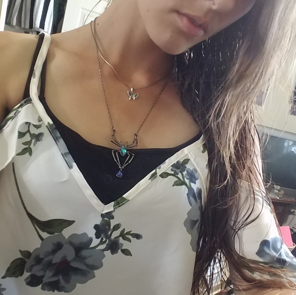 Spider Gem Necklace - Picture 9 of 10